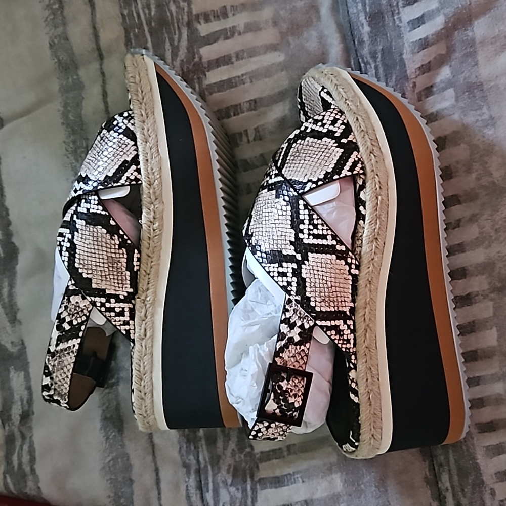 Women's platform sandals